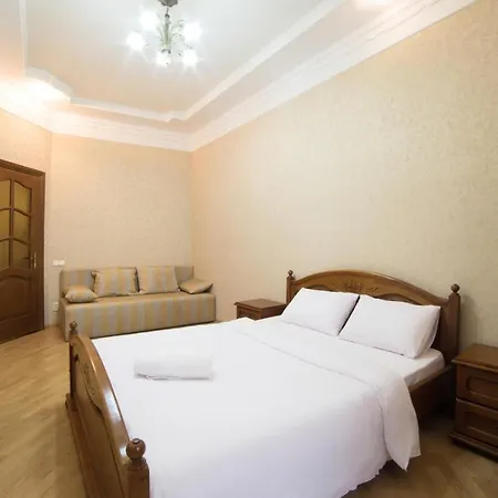 On Virmenska 3, With 2 Separate Bedrooms Apartment *