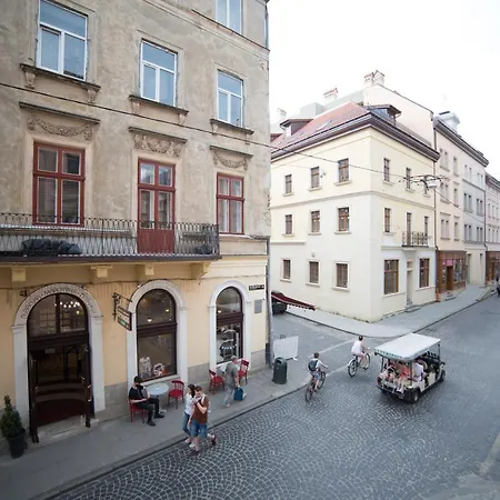 On Virmenska 3, With 2 Separate Bedrooms Apartment *