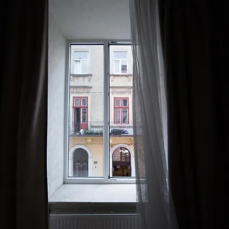 On Virmenska 3, With 2 Separate Bedrooms Leopoli