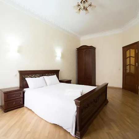 On Virmenska 3, With 2 Separate Bedrooms *