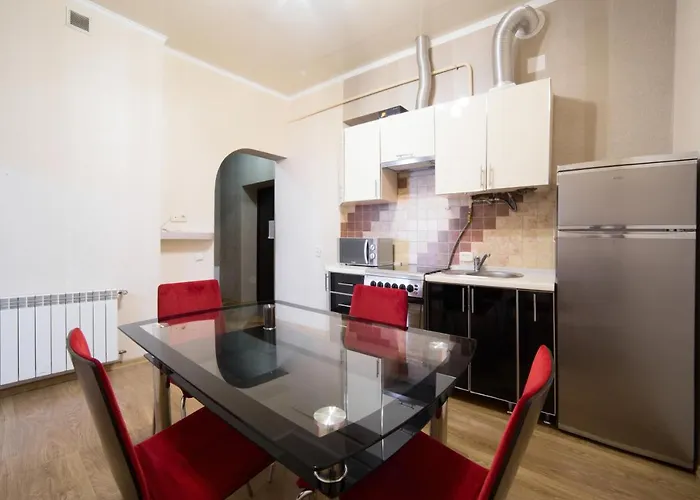 On Virmenska 3, With 2 Separate Bedrooms Appartamento Leopoli